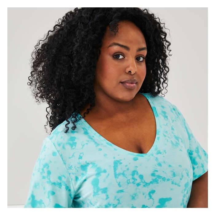 Women+ Active V-Neck T-Shirt